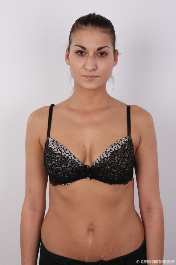 Swarthy ponytailed brunette with exotic fea - XXX Dessert - Picture 6