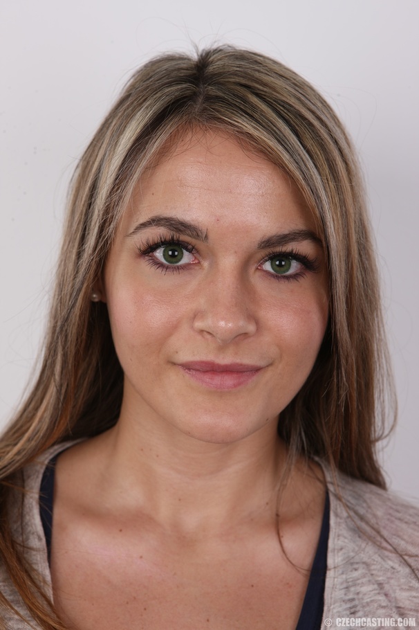 Lovely busty tanned babe with fair hair and - XXX Dessert - Picture 1