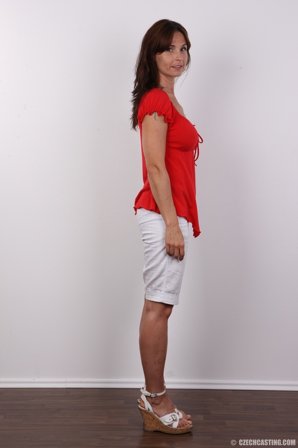 Brunette mature cougar with big breasts loo - XXX Dessert - Picture 4