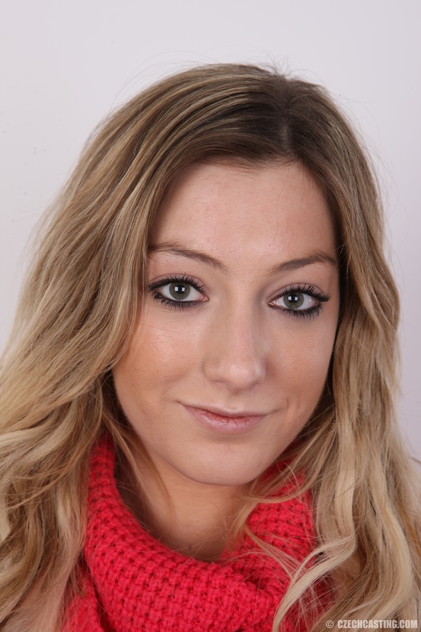 Long-haired blonde nympho with small tits r - XXX Dessert - Picture 1