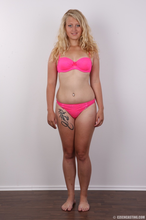 Tattooed busty blonde babe came to porn cas - XXX Dessert - Picture 4
