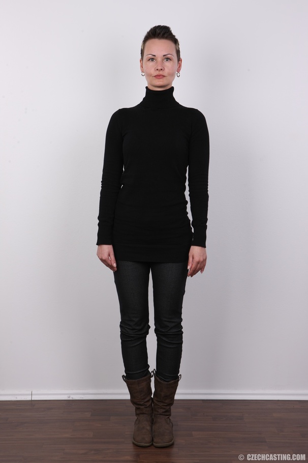 Skinny babe with short hair and small tits  - XXX Dessert - Picture 2