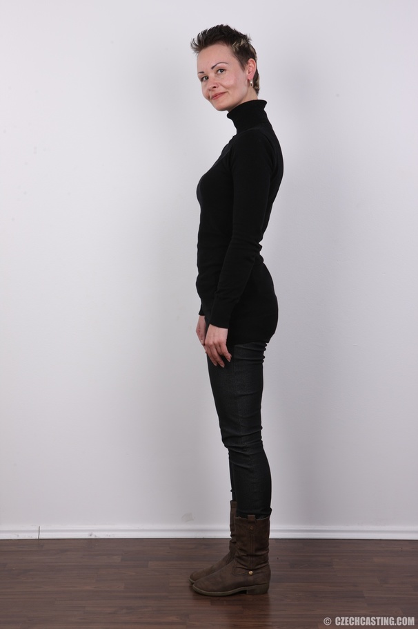 Skinny babe with short hair and small tits  - XXX Dessert - Picture 3