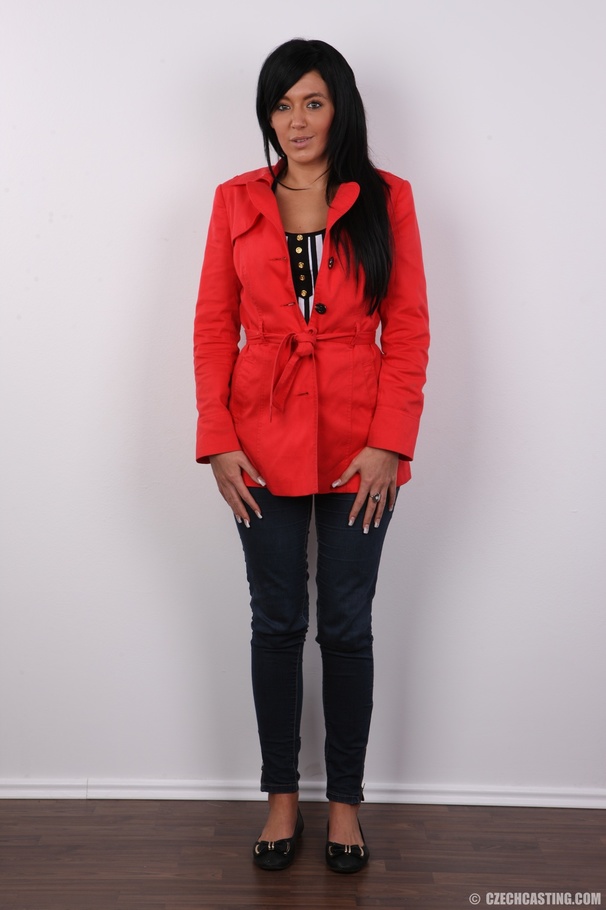 Amazing bootylicious brunette babe looking  - XXX Dessert - Picture 2