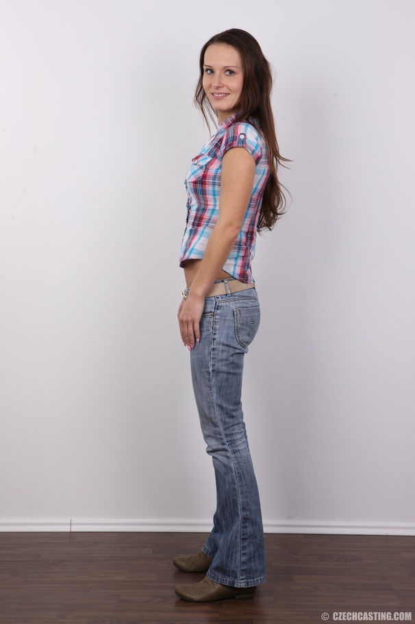 Slim brunette babe with small tits undresse - XXX Dessert - Picture 3