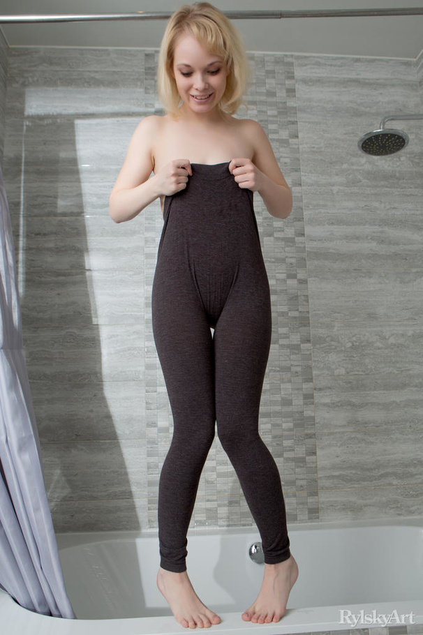 Cherry sweet blonde in dark pants models ha - XXX Dessert - Picture 1