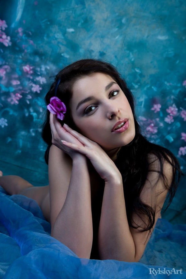 Young busty nude brunette with hairy fleshy - XXX Dessert - Picture 13