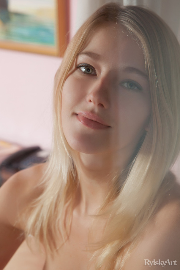 Slim tall blonde with exciting young tits m - XXX Dessert - Picture 2