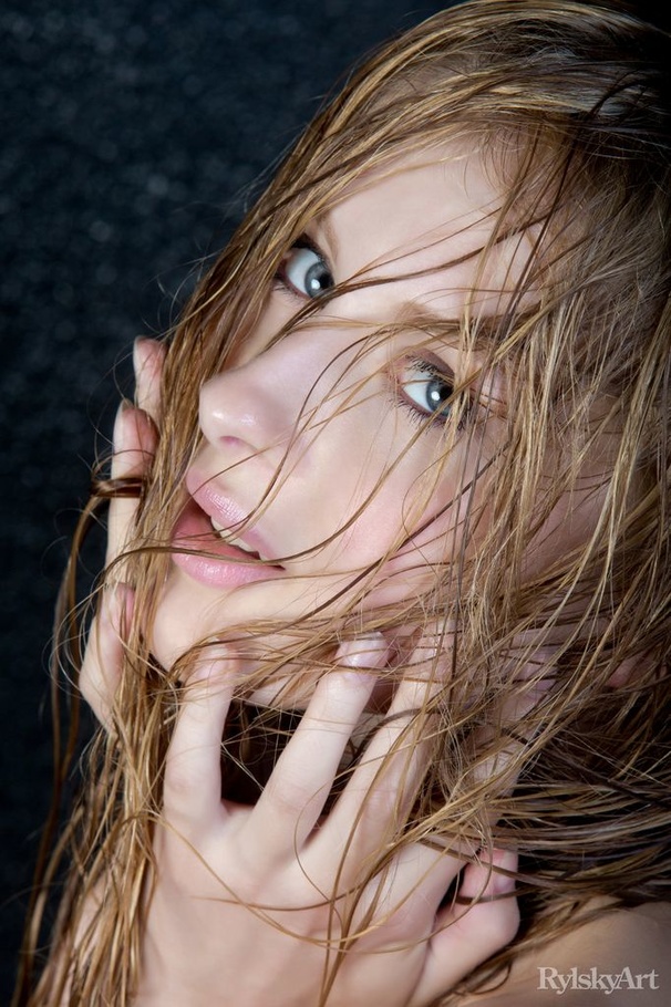 Cute natural nude brunette displays shaved  - XXX Dessert - Picture 14