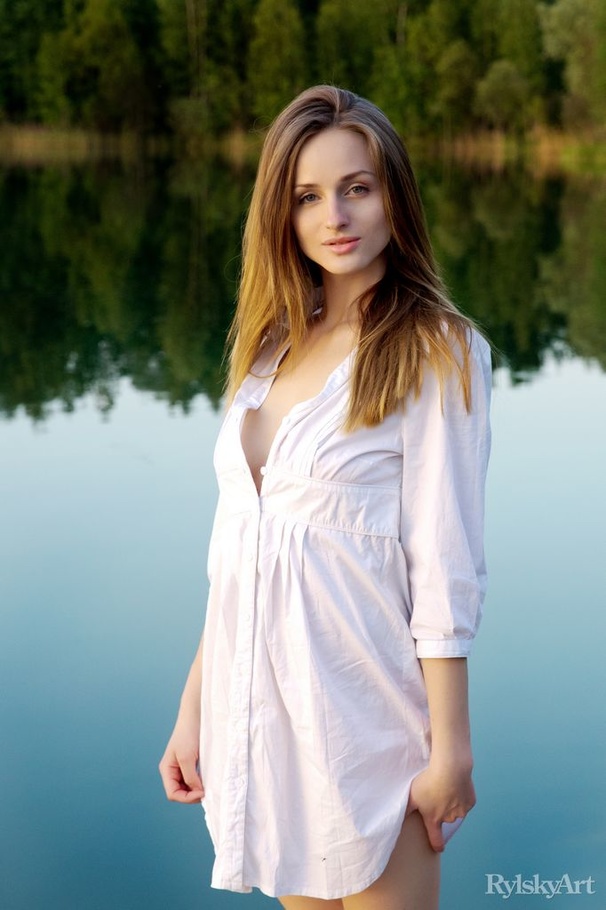 Gold hair damsel drops white dress to seduc - XXX Dessert - Picture 6