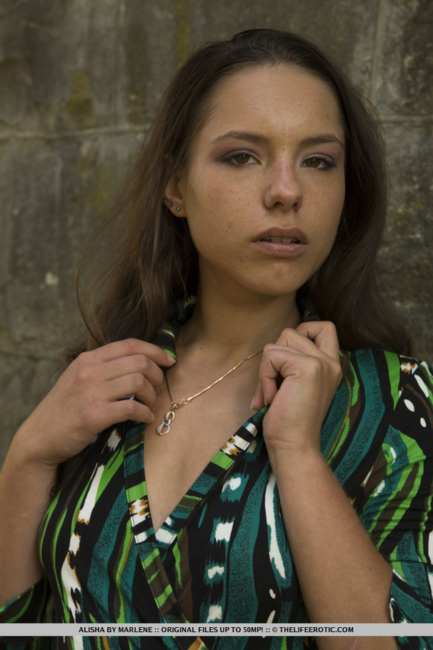 Sexy young babe in green strips to rub hot  - XXX Dessert - Picture 1