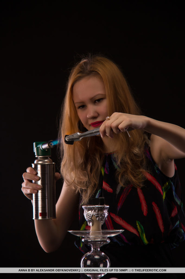 Naughty tattooed beauty in red lingerie enj - XXX Dessert - Picture 3