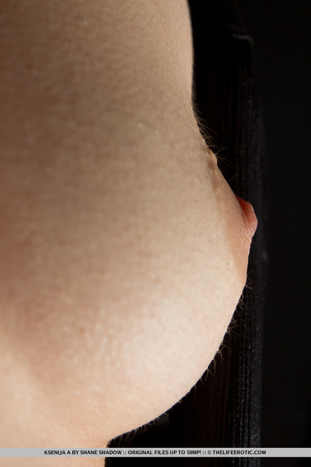 Creamy gold hair beauty in black shows enti - XXX Dessert - Picture 5