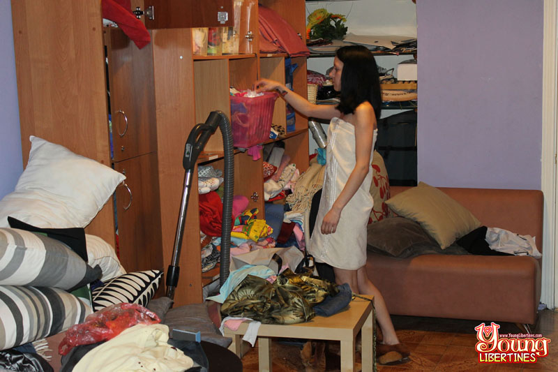 Dirty girl dressing in messy room removes clothes as soon as she puts them on when hard prick enters. - XXXonXXX - Pic 1