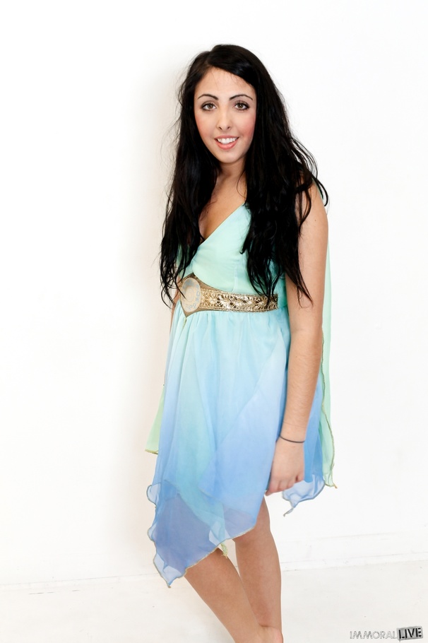 Majestic raven-haired lady lifts her dreamy - XXX Dessert - Picture 1