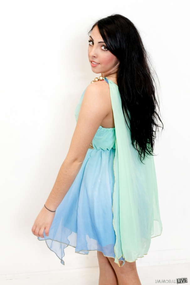 Majestic raven-haired lady lifts her dreamy - XXX Dessert - Picture 4