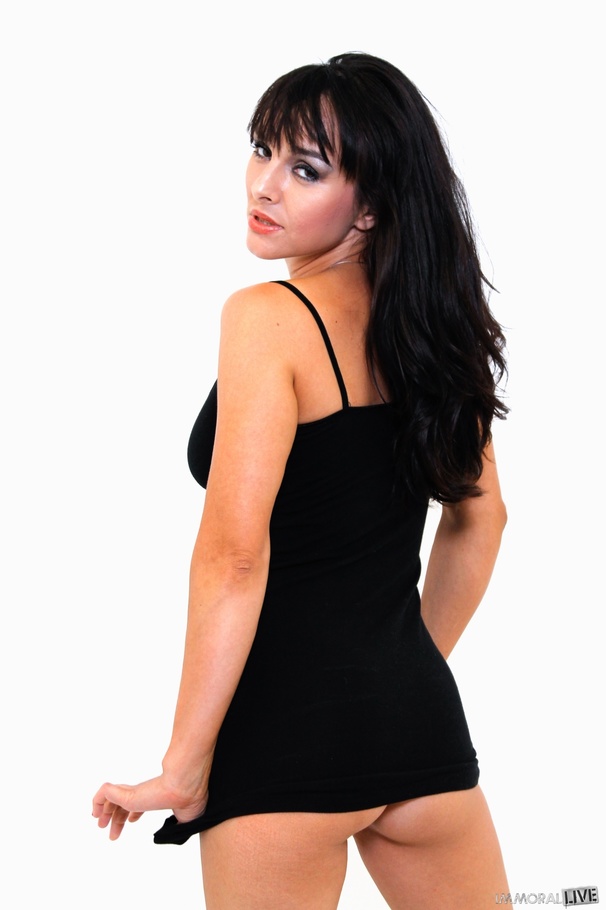 Woman with long, dark locks works her black - XXX Dessert - Picture 7