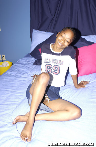 Ebony cheerleader gets nasty with her fair-skinned friend with fisting action. - XXXonXXX - Pic 3