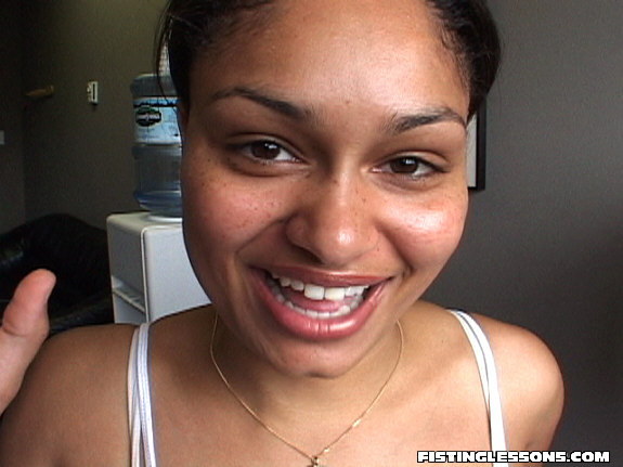 Lovable babe spreads it all before strumming her twat with her delicate fingers. - XXXonXXX - Pic 6