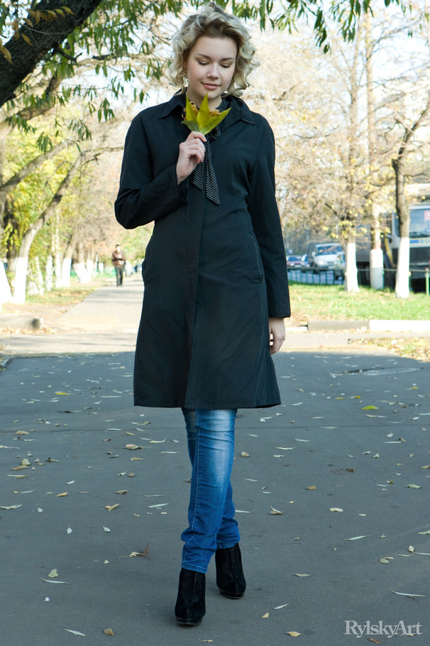 Curly blonde lifts up her skirt and expose  - XXX Dessert - Picture 1