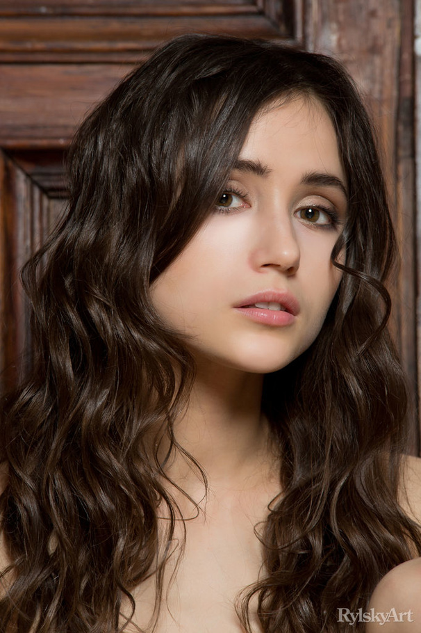 Pretty brunette shows her luscious pussy be - XXX Dessert - Picture 12