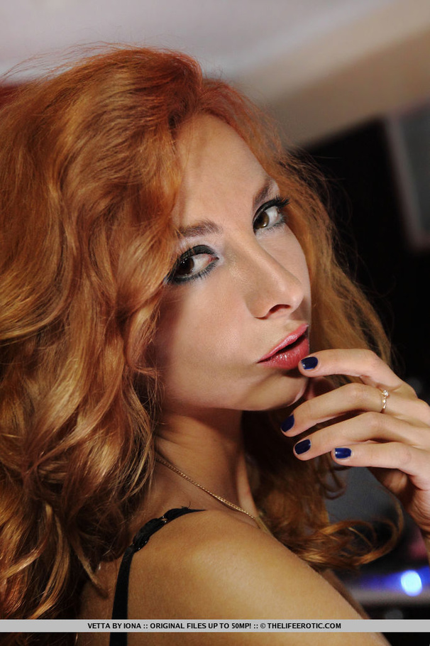 Gorgeous redhead bears her skinny body with - XXX Dessert - Picture 3