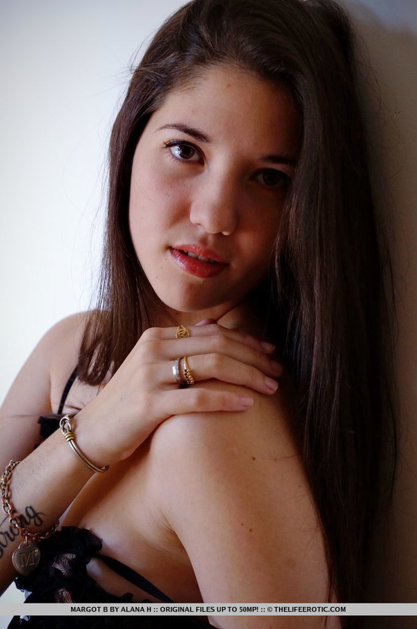 Adorable young babe wearing black laced lin - XXX Dessert - Picture 2