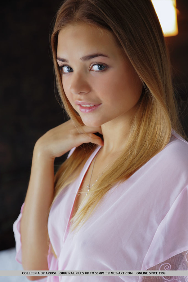 Tantalizing teen removes her sheer pink rob - XXX Dessert - Picture 2