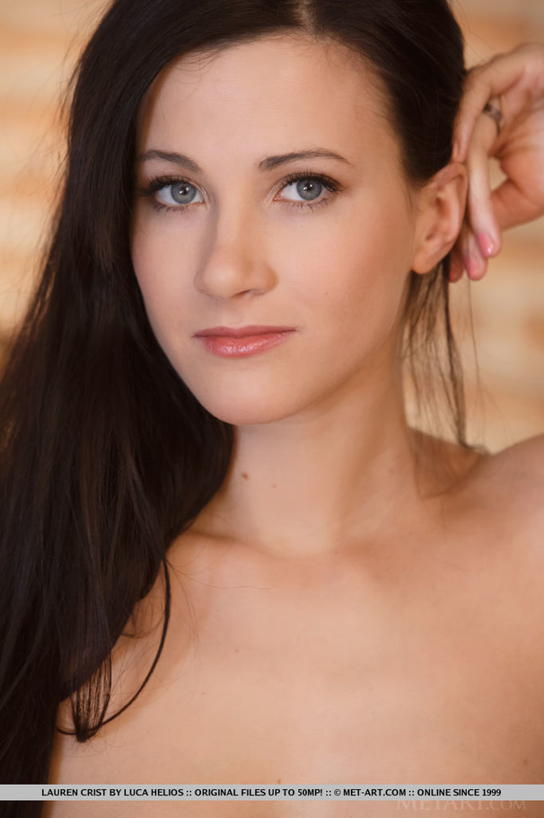 Expressive brunette is naked in a hallway a - XXX Dessert - Picture 18