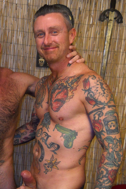 Bearded hunks with colorful tattoos display - XXX Dessert - Picture 6