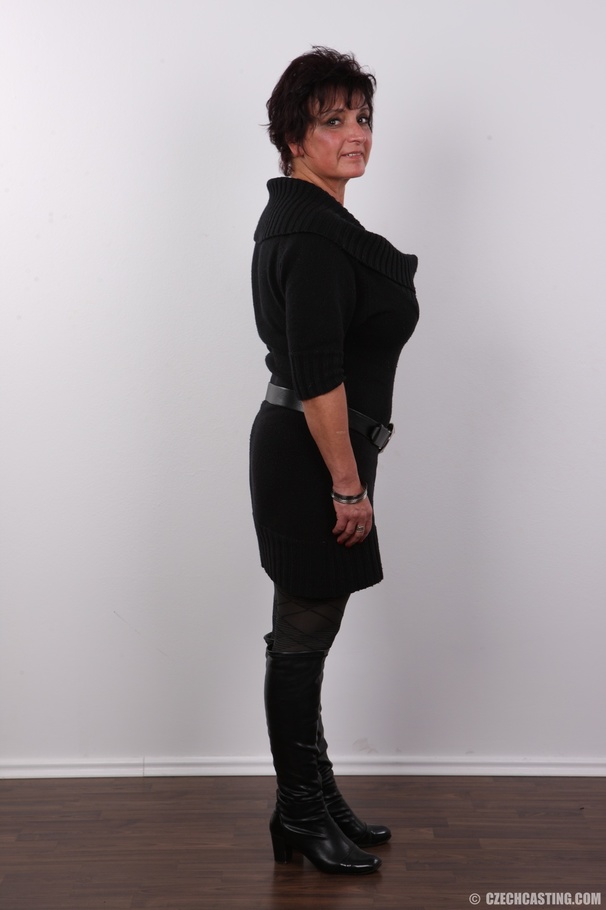 MILF chick takes off her all black dress, b - XXX Dessert - Picture 3