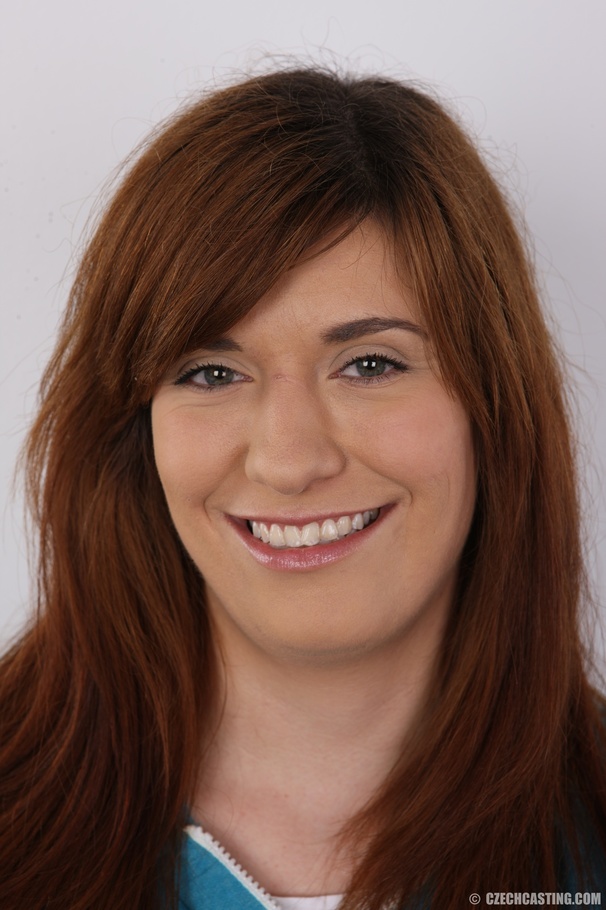 Hot redhead posing her hot body while strip - XXX Dessert - Picture 1