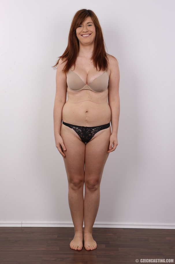 Hot redhead posing her hot body while strip - XXX Dessert - Picture 7