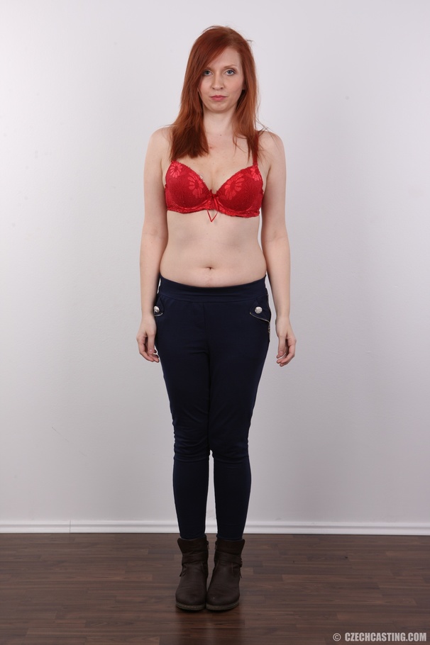 Redhead hottie standing straight while remo - XXX Dessert - Picture 4