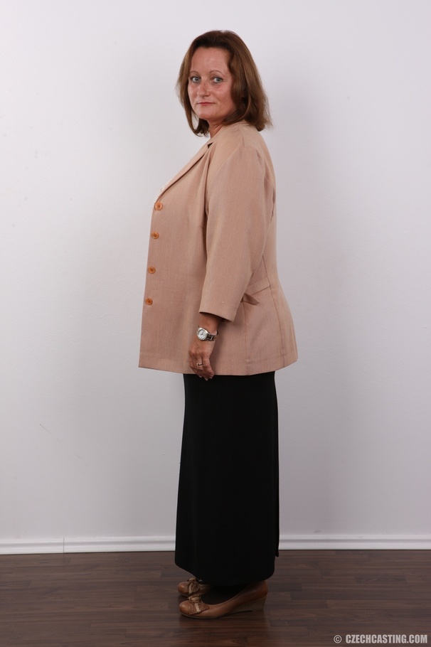 Old hottie with red hair takes off her brow - XXX Dessert - Picture 3