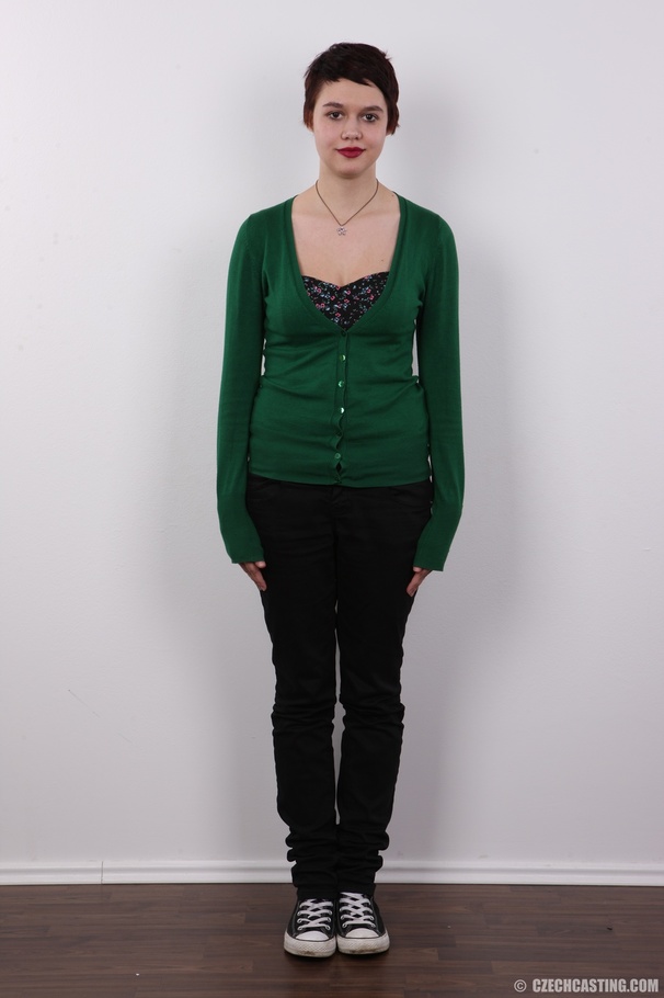 Short haired brunette wearing green blouse, - XXX Dessert - Picture 2