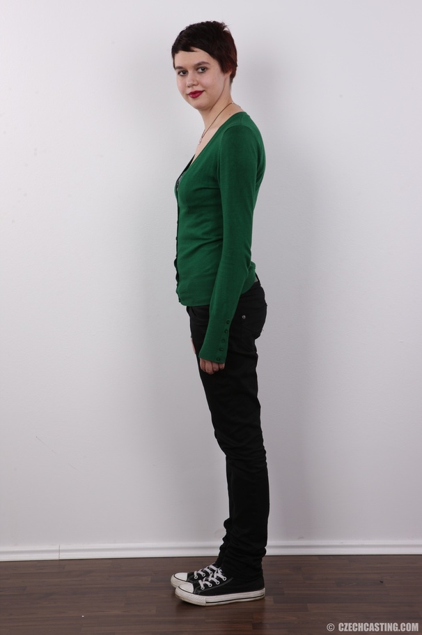 Short haired brunette wearing green blouse, - XXX Dessert - Picture 3