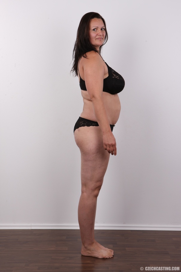 MILF hottie displays her chubby body wearin - XXX Dessert - Picture 8