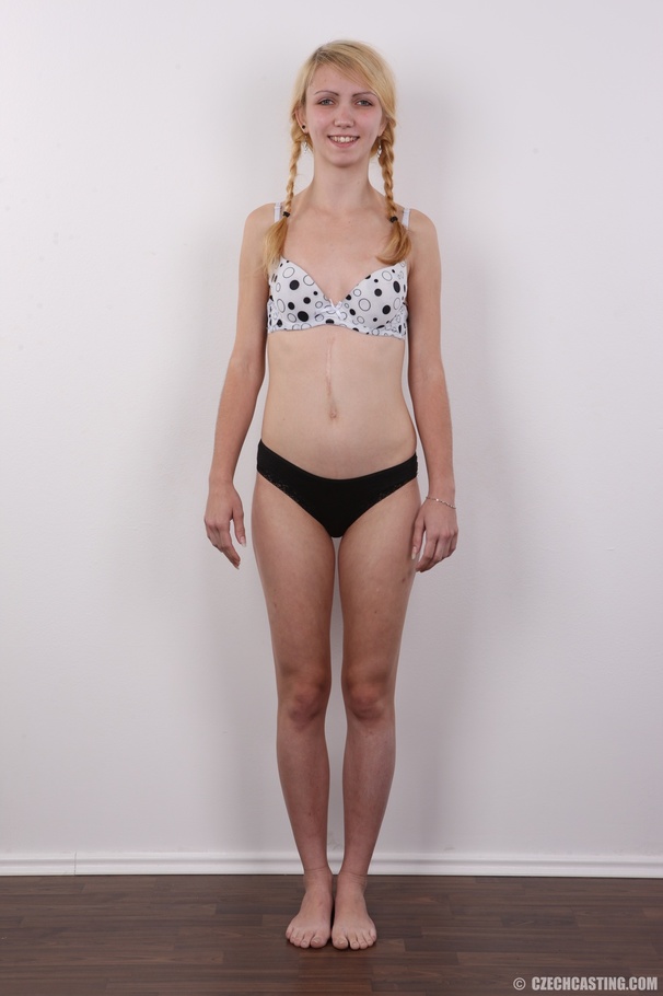 Lovely young chick with blonde pigtailed ha - XXX Dessert - Picture 7