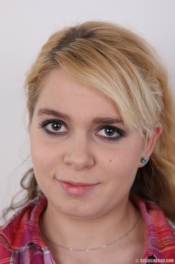 Cute babe wearing red and gray stripe sweat - XXX Dessert - Picture 1