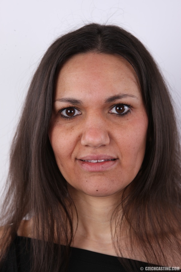 Hot babe loves to pose and tease while taki - XXX Dessert - Picture 1