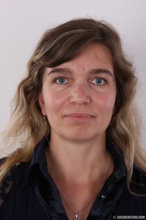 Mature hottie wearing black blouse, jeans s - XXX Dessert - Picture 1