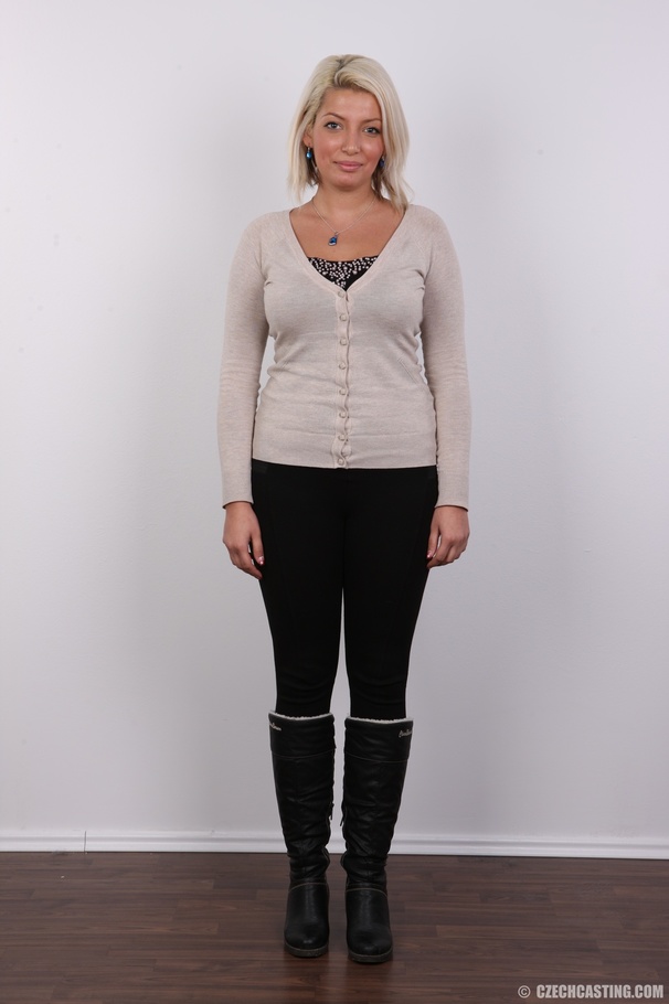 Gorgeous blonde takes off her dirty white b - XXX Dessert - Picture 2