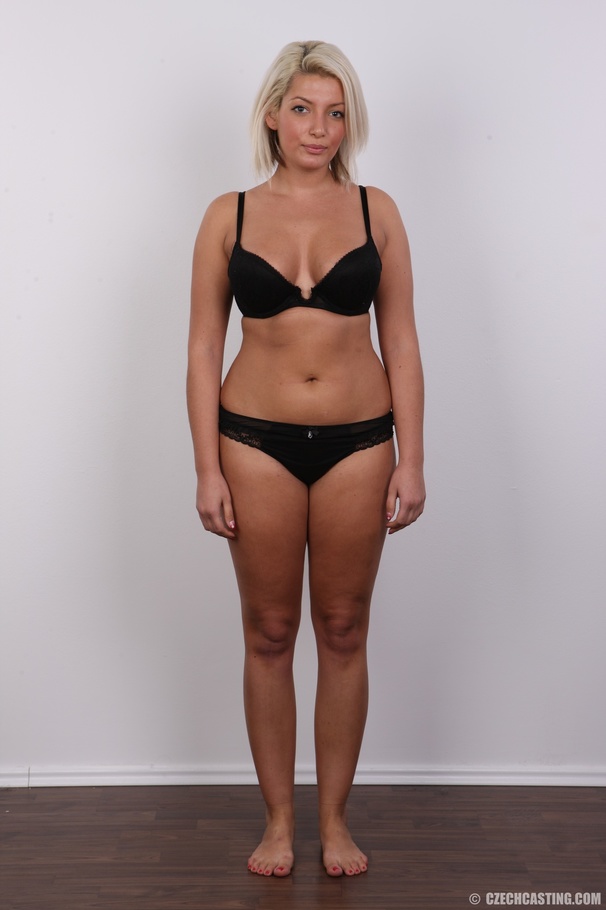 Gorgeous blonde takes off her dirty white b - XXX Dessert - Picture 7