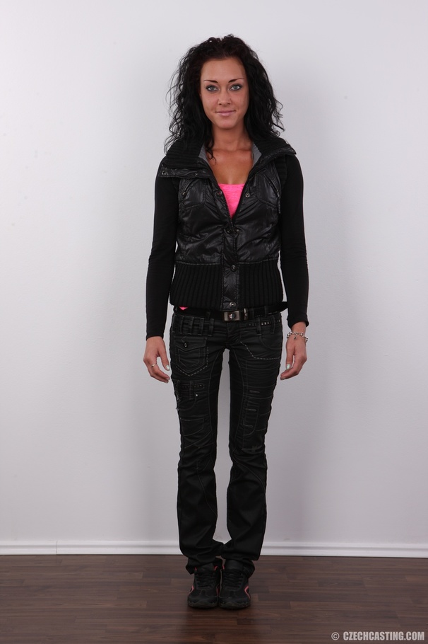 Gorgeous hottie wearing pink shirt and a se - XXX Dessert - Picture 2