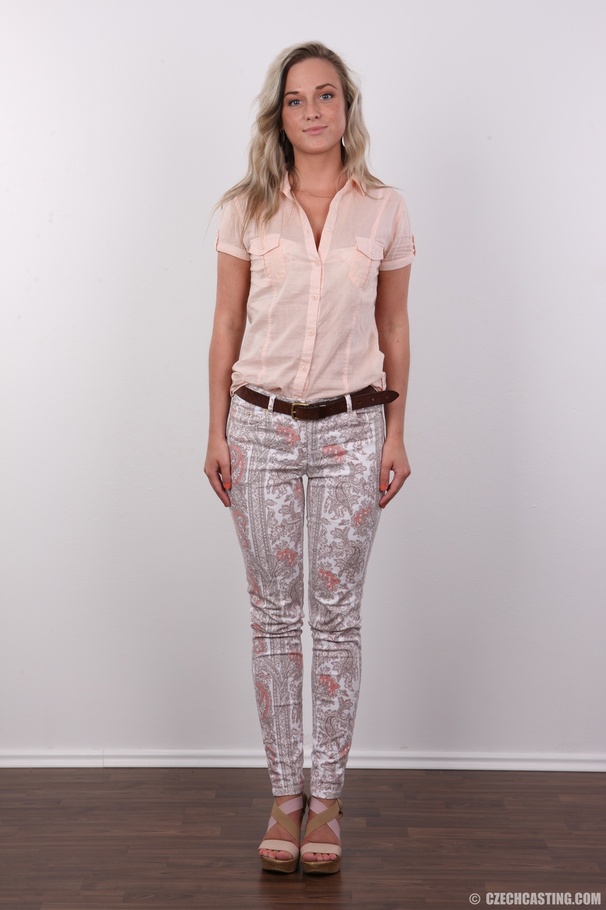 Blonde chick in pink shirt, white, gray and - XXX Dessert - Picture 2