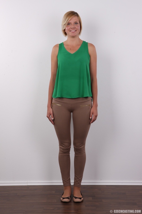 Blonde chick slowly peels off her green blo - XXX Dessert - Picture 2