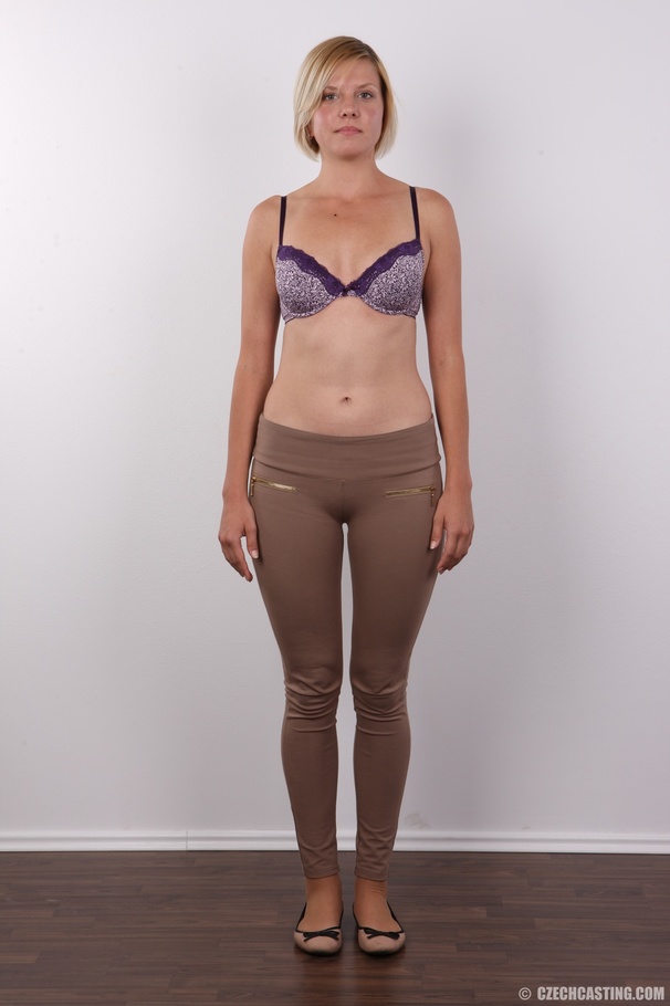 Blonde chick slowly peels off her green blo - XXX Dessert - Picture 4