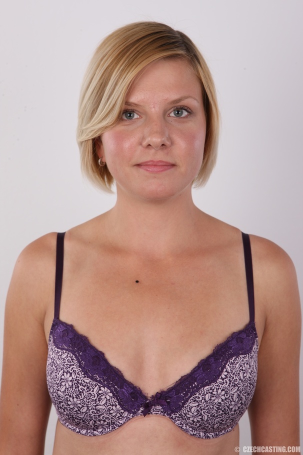 Blonde chick slowly peels off her green blo - XXX Dessert - Picture 6