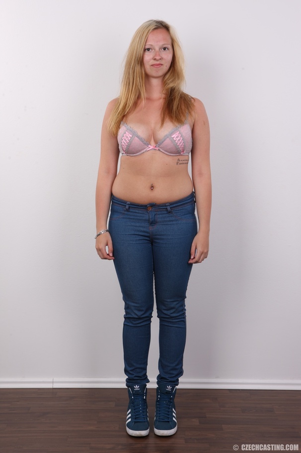 Cute blonde wearing pink jacket, black shir - XXX Dessert - Picture 4